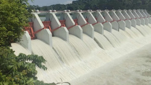 ভারী বৃষ্টিতে বাড়ছে কাপ্তাই লেকের পানি, খুলতে পারে ১৬ গেট
