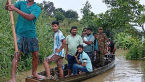 সাজেকে আটকা পড়াদের মধ্যে আরও ৩১১ পর্যটক ফিরলেন সেনাবাহিনীর সহায়তায়