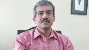 প্রশ্নপত্র ফাঁসের প্রতিবাদের মুখে ভারতের উচ্চশিক্ষা সচিবকে অপসারণ