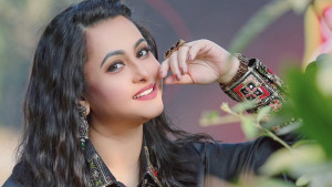 খলচরিত্রে অভিনয়ের ইচ্ছা পূর্ণিমার, চান দর্শকের ঘৃণা কুড়াতে