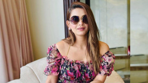 শাড়ি নিয়ে প্রতারণার মামলায় তানজিন তিশাকে আদালতে হাজিরার নির্দেশ
