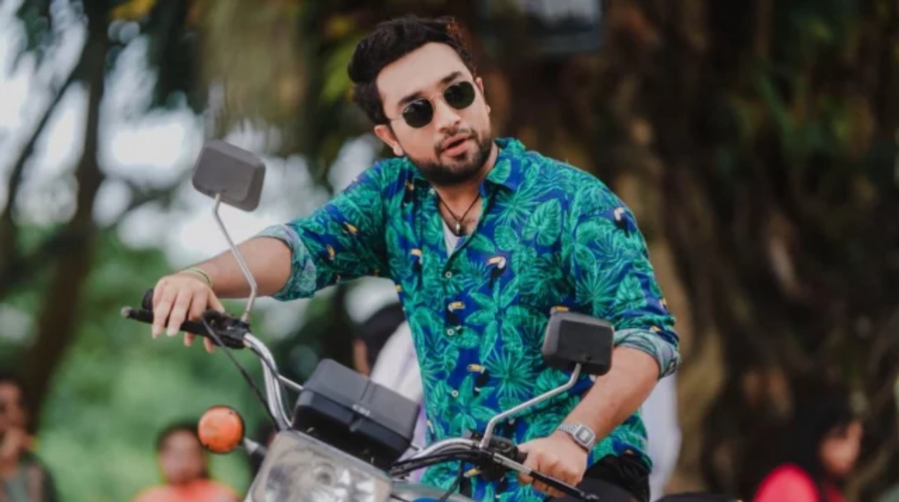 বাইক দুর্ঘটনায় আহত জোভান