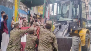 চট্টগ্রামে দখলমুক্ত হলো ফুটপাত, উচ্ছেদ দেড় শতাধিক অবৈধ দোকান
