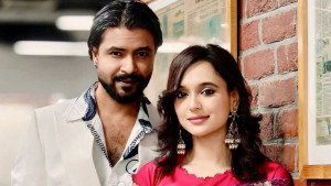ফের পর্দায় একসঙ্গে রাজ ও সাবিলা?