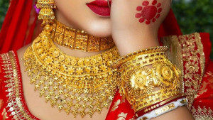 স্বর্ণের বাজারে স্বস্তি, ভরিতে কমেছে ৩ হাজার ২৬৬ টাকা