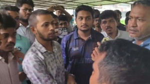 র‍্যাগিংয়ের ভিডিও করায় রাবিতে সাংবাদিকদের ওপর হামলা