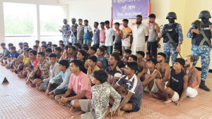 সমুদ্রপথে মালয়েশিয়াগামী বোট থেকে ৫০ জন উদ্ধার, আটক ৯