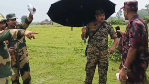 আপনি গুলি করলে আমরা কি চুড়ি পরে বসে থাকবো’-সীমান্তে বিজিবি-বিএসএফের উত্তেজনা
