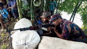 নওগাঁ সীমান্তে ‘পুশ ইন’ চেষ্টা ব্যর্থ, ১৭ জনকে ফিরিয়ে নিল বিএসএফ