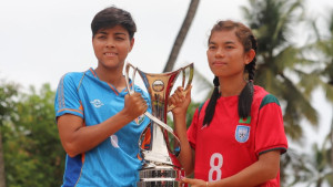 হ্যাটট্রিক শিরোপার স্বপ্নে বাংলাদেশ, সাফ নারী ফাইনালে আজ ভারতের মুখোমুখি