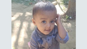 টমটমের ধাক্কায় শিশুর মৃত্যু, পরিবারকে হুমকি