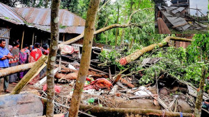 পঞ্চগড়ে ঝড়ের তাণ্ডব, নিহত ১
