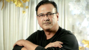 অন্যের জন্য উপহার কিনতেই আনন্দ পান ‘মিউজিক সুপারস্টার’