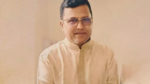কুষ্টিয়ায় আ.লীগ নেতার চোখে ও বুকে গুলি
