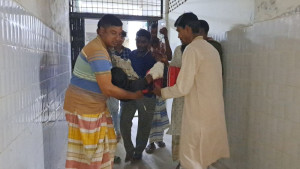 পাবনায় চা স্টলে গুলিবিদ্ধ ২ দিনমজুর