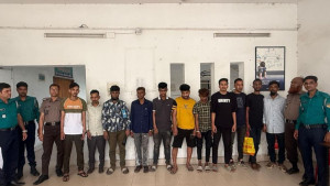 টঙ্গীতে ছিনতাইয়ের সরঞ্জাম-মাদকসহ ১১ জন গ্রেপ্তার