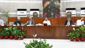 ই-বাস ও ট্রাক আমদানিতে শুল্ক ছাড়ের সিদ্ধান্ত