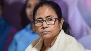 ‘লুট, লুট’, বঙ্গ হারে ক্ষুব্ধ মমতা ব্যানার্জি